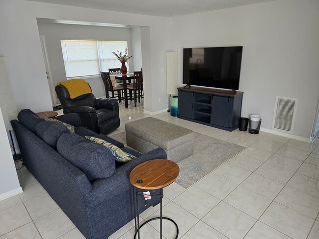 Building Photo - Live the Florida Lifestyle – Turnkey 2BR H...