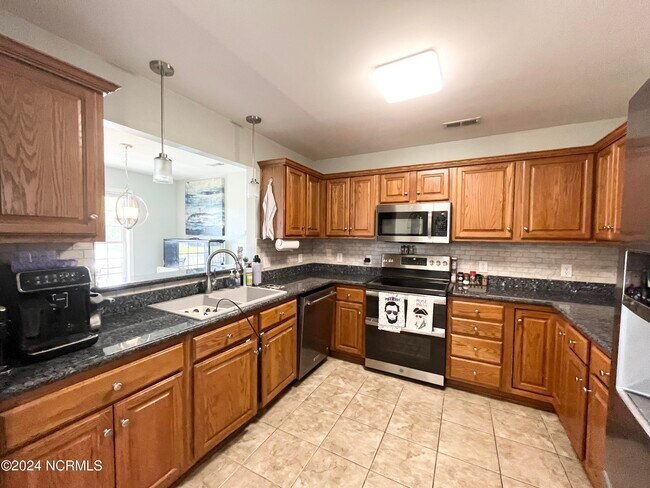 Foto del edificio - 102 Lejune Ct