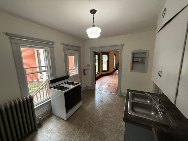 Foto del edificio - 413 W Dutton St