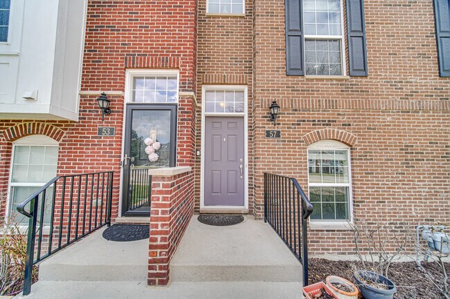 Foto del edificio - 57 Margaret Dr