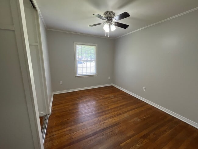 Foto del edificio - 942 W Forest Ave