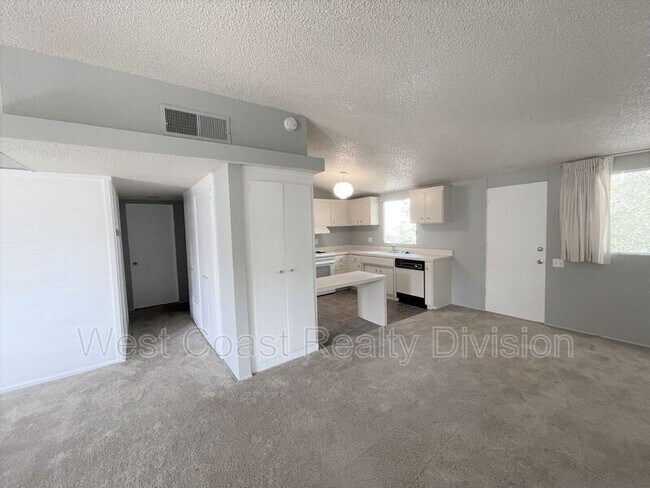 Building Photo - 45900 Ocotillo Dr