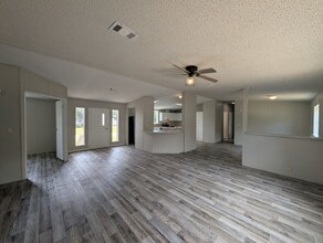 Building Photo - 110 NE 68th Ct