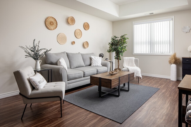 Building Photo - River's Edge I