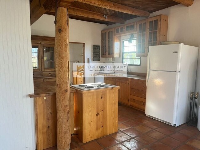 Building Photo - 2747 S Kinney Rd