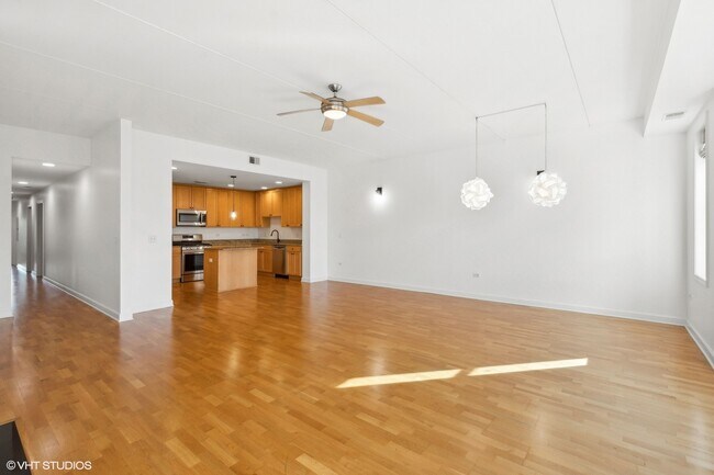 Foto del edificio - 2618 W Diversey Ave