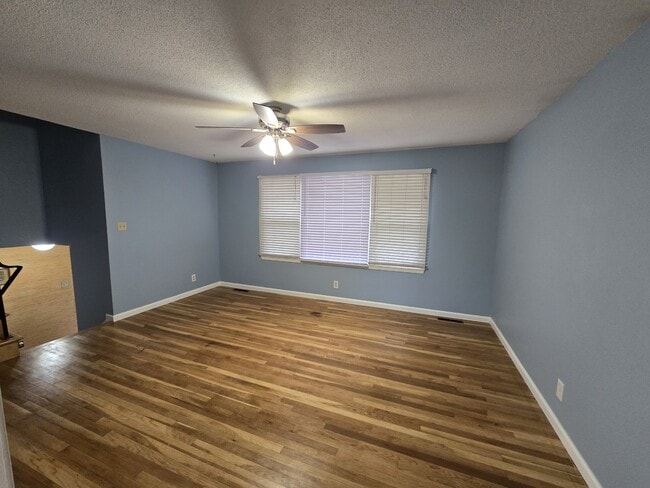 Foto del edificio - 7517 N Lydia Ave