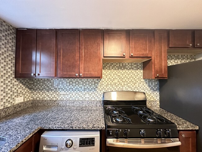 Foto del edificio - 432 Elm Pl