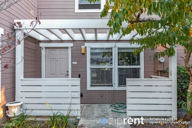 Building Photo - 3 br, 2.5 bath Townhome - 2073 East San An...