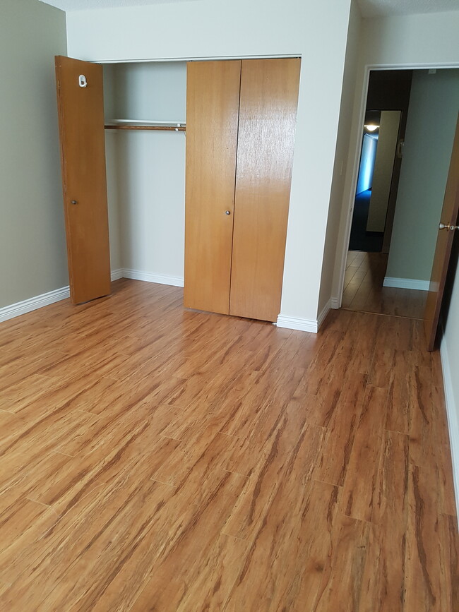 Photo du bâtiment - 140 17th St E