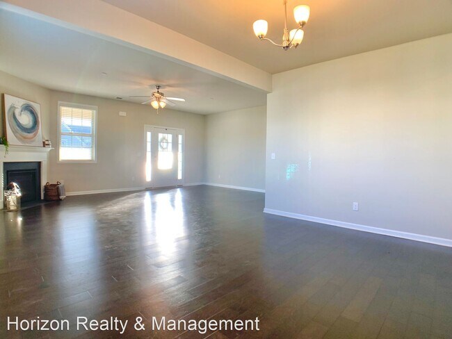 Foto del edificio - 4 br, 2.5 bath House - 100 Majestic Lane