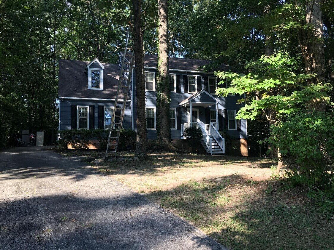 Foto principal - Large Single Family Home for rent - Deer Run
