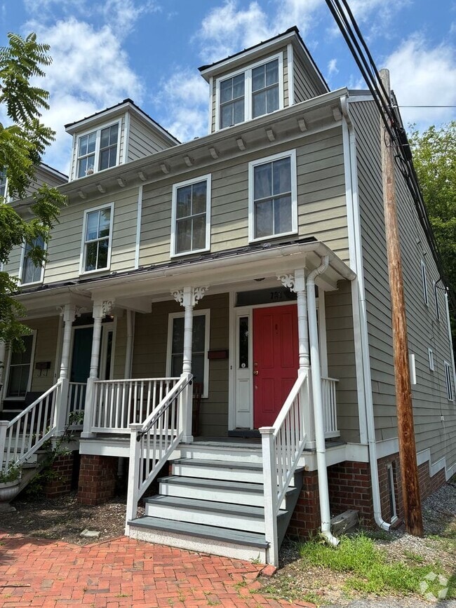 Building Photo - 708 Albemarle St
