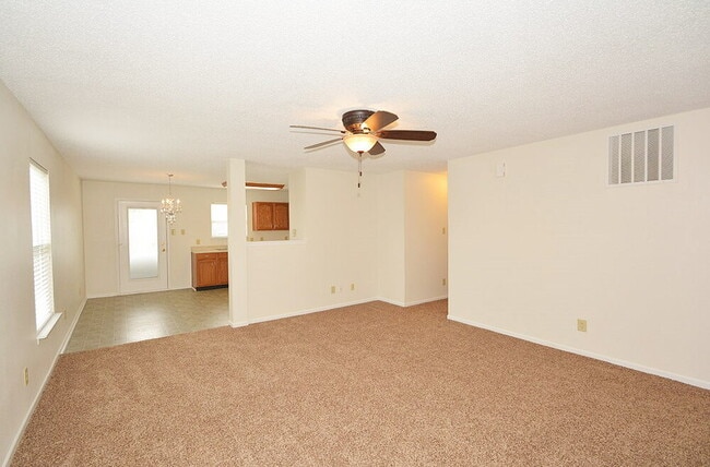 Building Photo - 8561 Bluff Point Dr