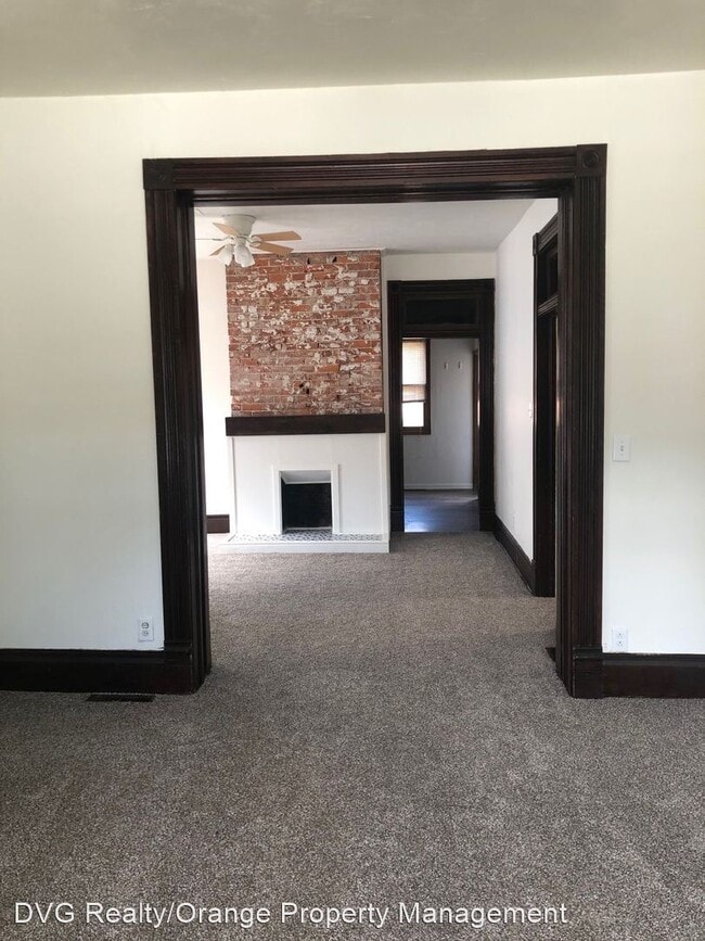 Building Photo - 624 S 36th St