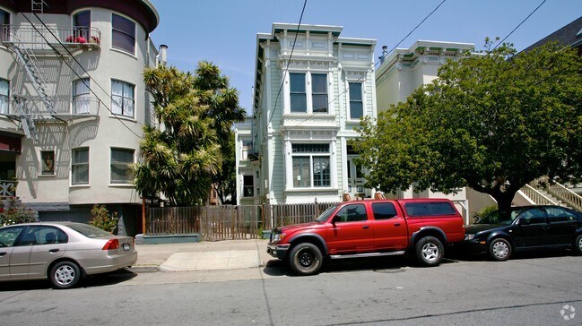 Building Photo - 1832 Page St