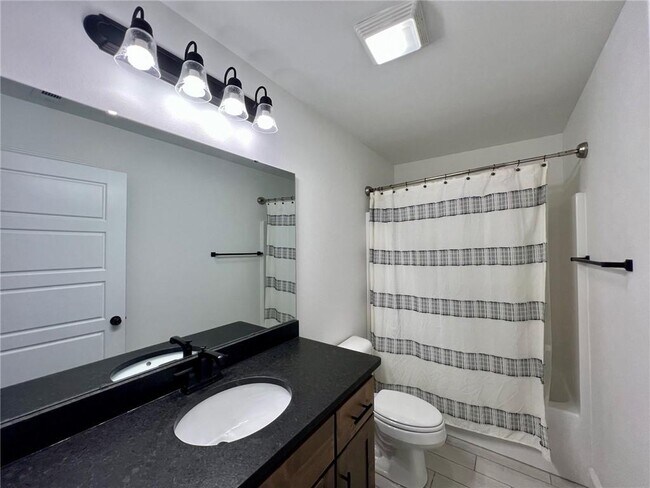 Foto del edificio - 1011 Sundance Ln