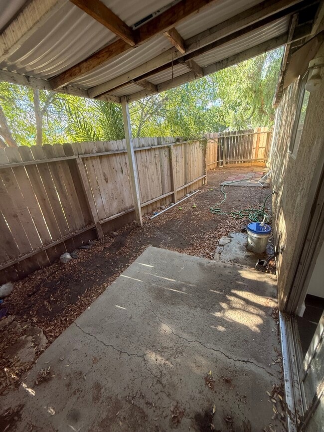 Building Photo - Corona Apts- 19542