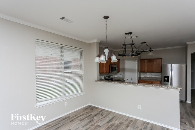 Foto del edificio - 13200 Fieldstone Rd