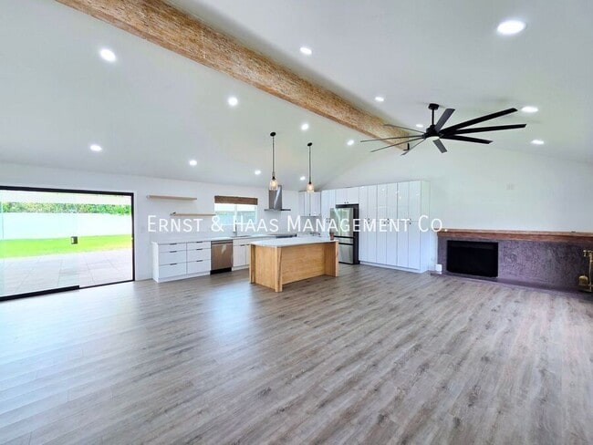 Building Photo - 3041 Yellowtail Dr