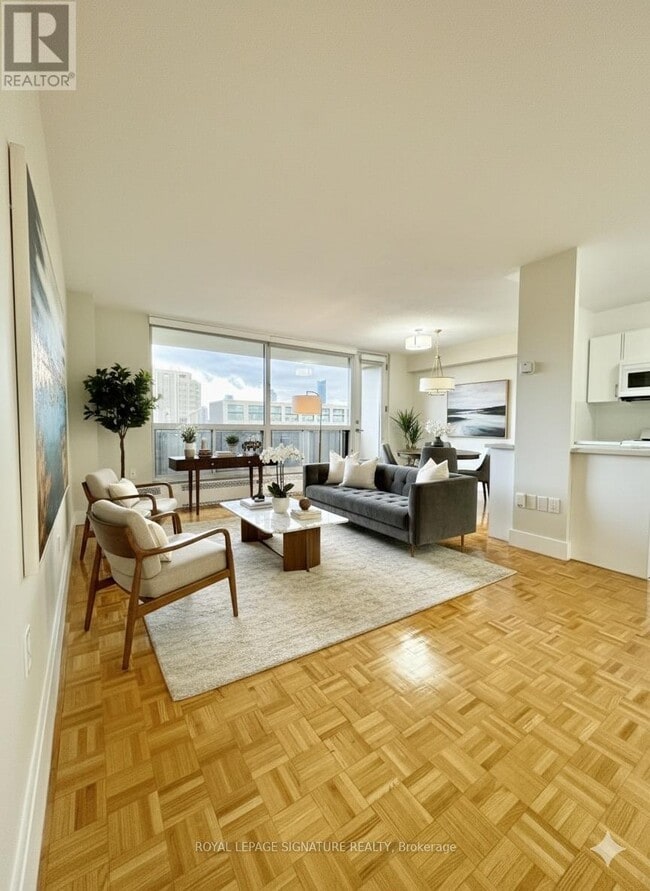 Building Photo - 666 Spadina Ave.