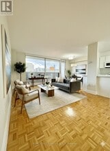 Building Photo - 666 Spadina Ave.