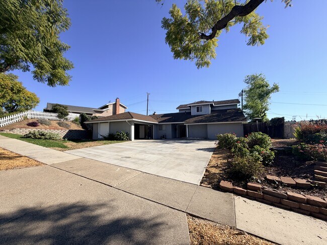 Foto del edificio - 1624 Mimosa Pl