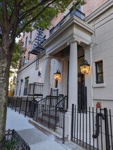 Building Photo - 109 W 111th St