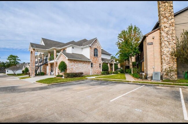 Building Photo - 12755 Mill Ridge Dr