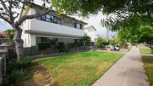 Foto del edificio - 4867 1/2 Del Mar Avenue-