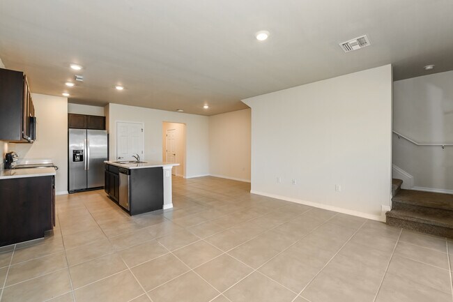 Building Photo - 15039 Wildflower Cir