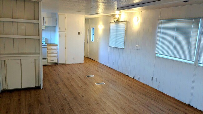 Foto del edificio - 18120 N 4400 W