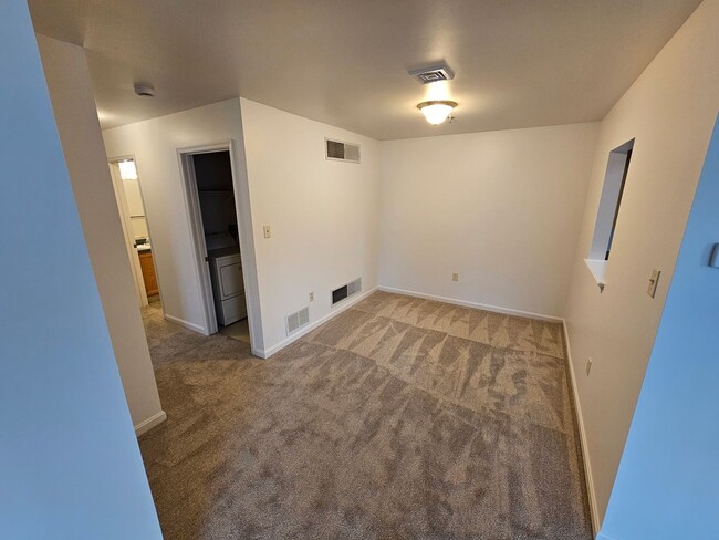 Foto del edificio - Hidden But Close to Everything!