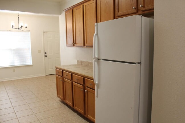 Building Photo - 207 N McGuire Ave