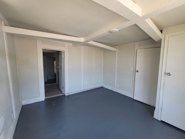 Photo - 1334/1336 Rigsby Apartment