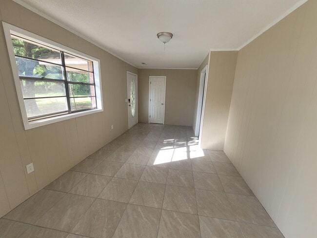 Building Photo - 129 Buckeye Ct