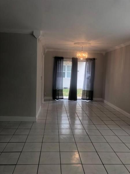 Foto del edificio - 5317 NW 18th St