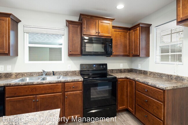 Foto del edificio - 3 br, 2 bath House - 838 S Waco Ave