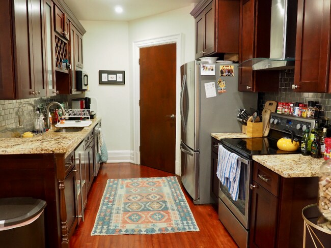 Photo - 1921 Walnut St House