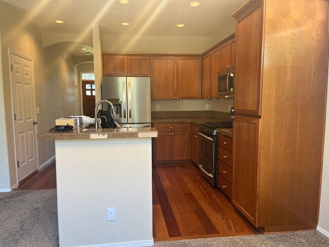 Foto del edificio - Beautiful 4BD + Den | 2.5BA | Single Family Home | Orenco Gardens Neighborhood