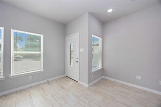 Building Photo - 7987 Chateau St