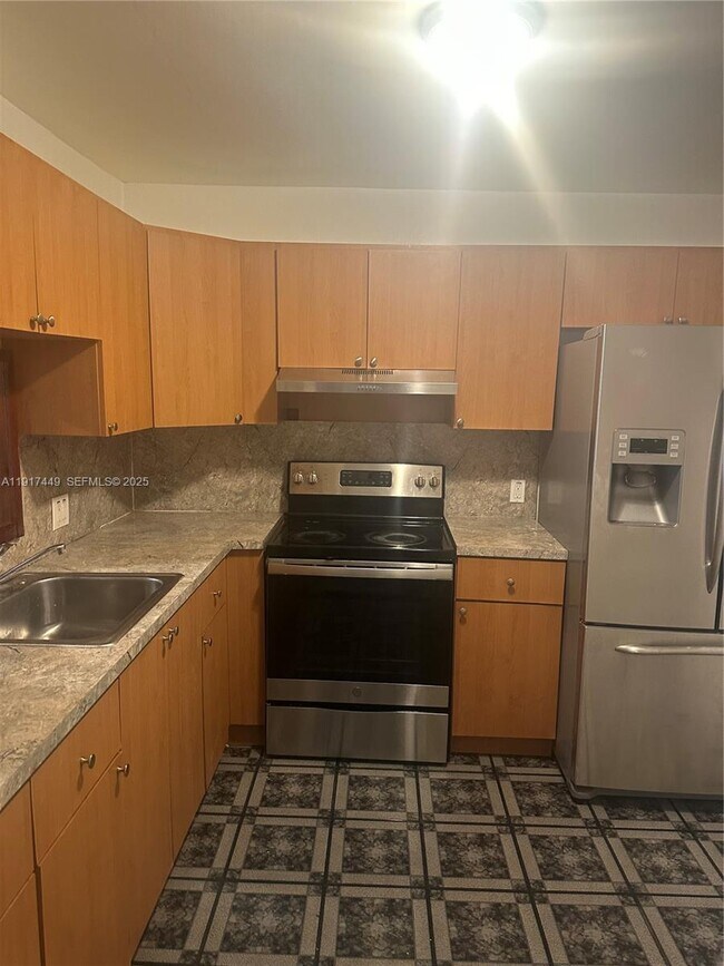 Building Photo - 11905 NE 2nd Ave