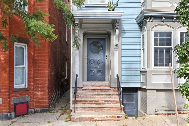 Foto del edificio - 50 Monmouth St