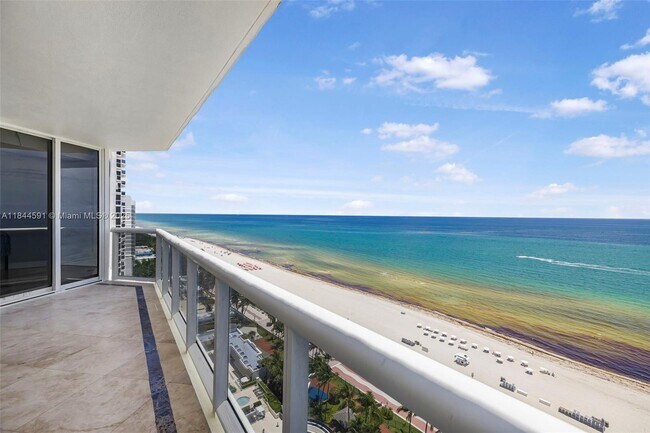 Foto del edificio - 4775 Collins Ave
