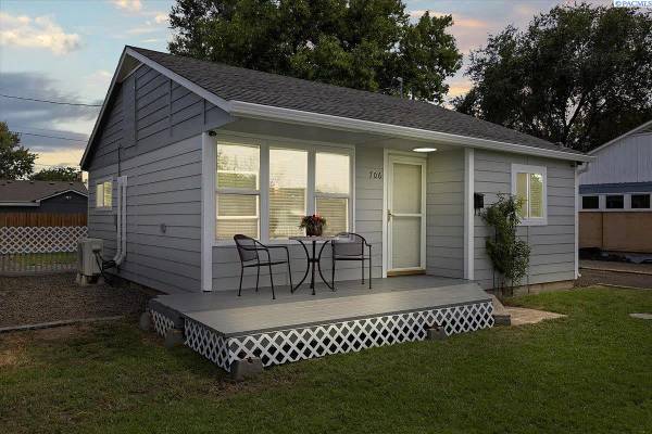 Foto del edificio - 706 Willard Ave