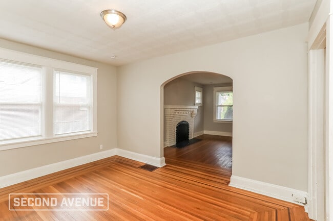 Building Photo - 4055 Palos St