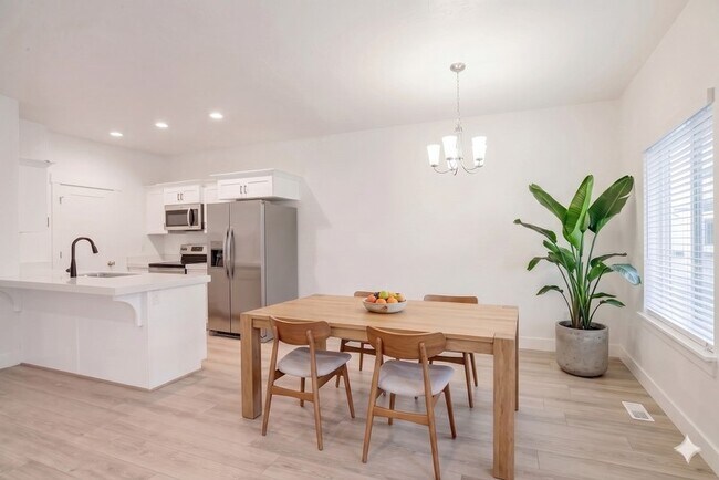 Foto del edificio - 7243 N Silver Spring Way