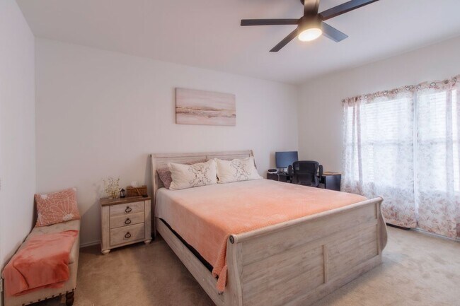 Foto del edificio - 913 Coulee Dr