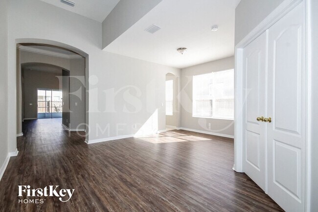 Foto del edificio - 8719 Sandy Plains Dr