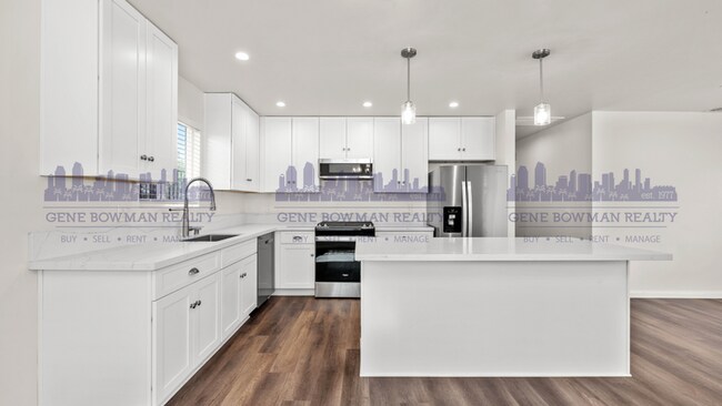 Building Photo - 531 E 15th St